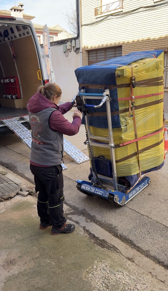 Oruga sube escaleras 3